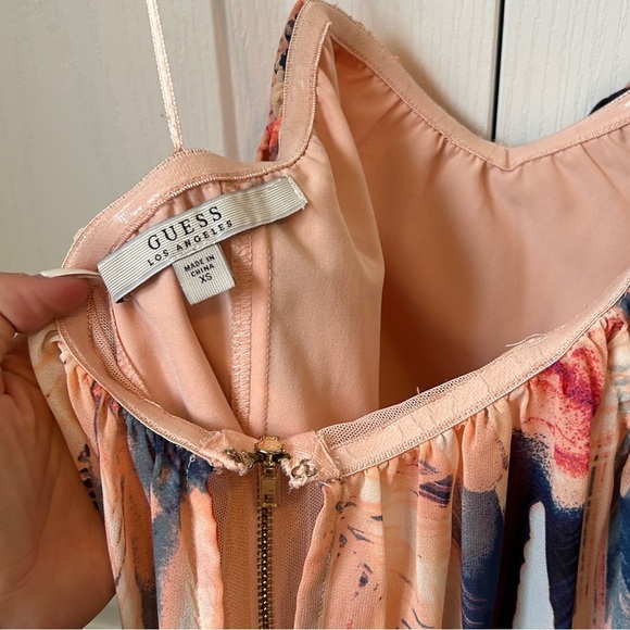 GUESS floral Off Shoulder Top ~ size XS - Picture 5 of 8